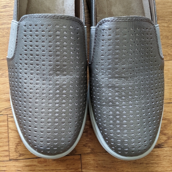 Earth Origins Elin Slip On Sneakers - Picture 9 of 9
